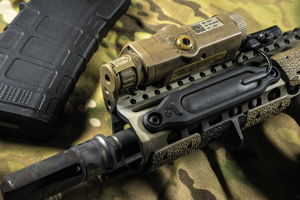 Magpul M-LOK Tape Switch Mounting Plate Insight PEQ